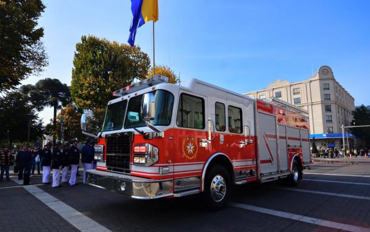 Entregan nuevo carro a Bomberos de Concepción