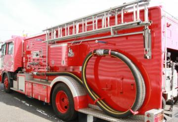 Embajada en Japón recibe donación de vehículos para bomberos del Paraguay