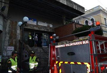 Incendio arrasó con almacén de ropa