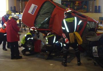 200 bomberos participan en unas jornadas de rescate