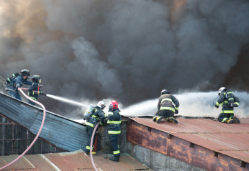 Incendio declarado en taller mecánico