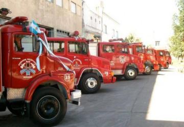 Desfile en Berisso por los 90 años de los bomberos
