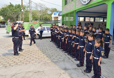 Brigada de bomberos infantiles