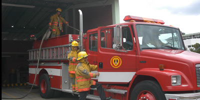 Unicentro retuvo una máquina de Bomberos porque no habían pagado el parqueadero