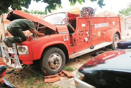 Bomberos tiene la mitad de sus unidades en desuso