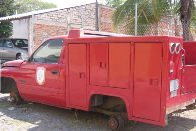 Bomberos de Villa de Álvarez reclaman al Ayuntamiento deuda de un millón