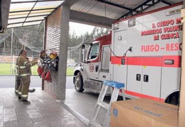 Un grupo de bomberos pide la salida de su comandante