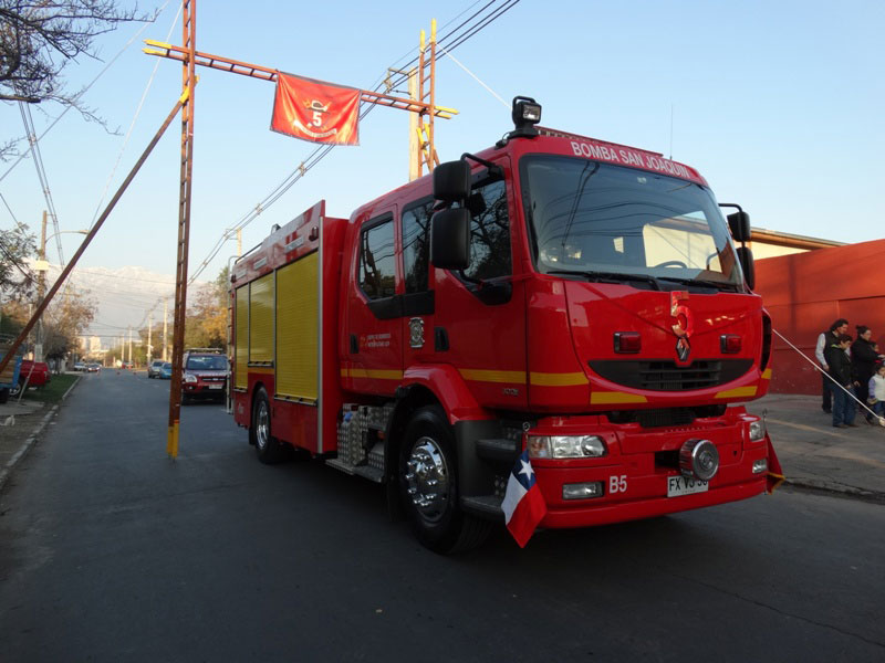 Carro Bomba Chile / Entregan 55 nuevos carros bomba en Chile : Tenemos para ti videos, imágenes y una amplia cobertura e información actualizada.