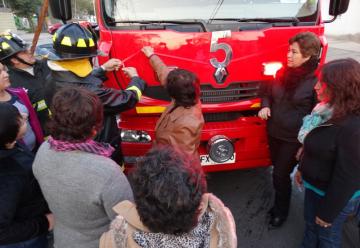 El cuerpo de Bomberos de San Joaquín inaugura nuevo carro bomba