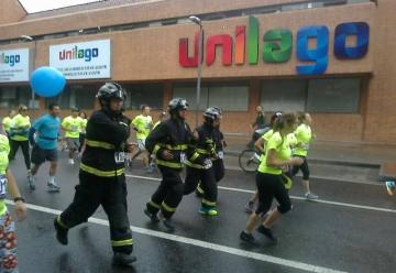 Bomberos participan en carrera atlética