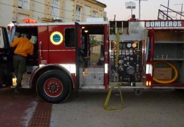 Apedrearon a dotacion de Bomberos y a un Bombero le fracturaron el maxilar