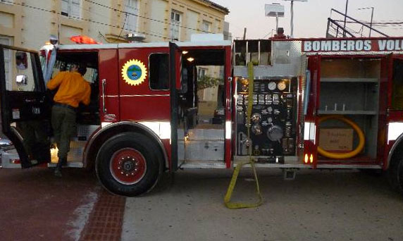 Apedrearon a dotacion de Bomberos y a un Bombero le fracturaron el maxilar