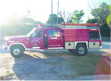 Nueva autobomba para el cuartel de Bomberos Voluntarios de Hernández