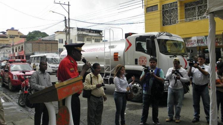 Cuerpo de Bomberos de Esmeralda recibe una autobomba