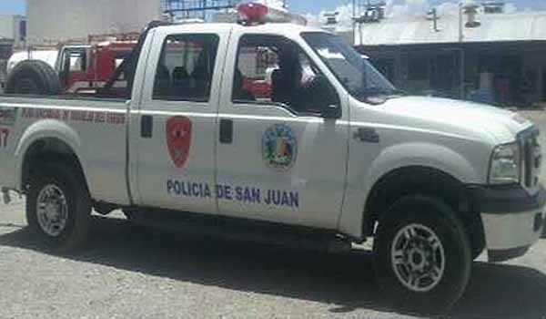 Una camioneta de Bomberos colisionó con un auto
