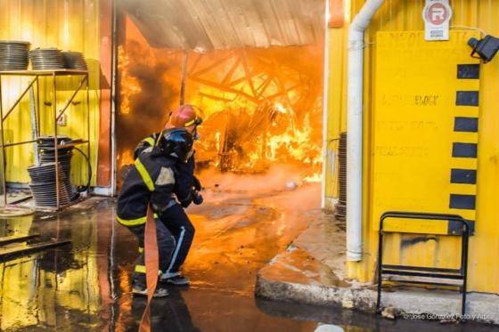 Gran incendio terminó con el Hipertehuelche de Caleta Olivia