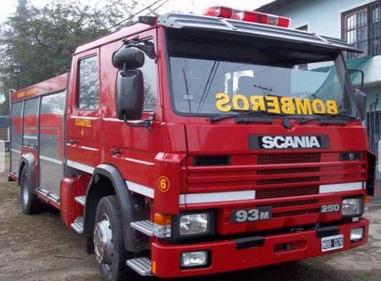 Los bomberos voluntarios de Bowen tienen nueva autobomba