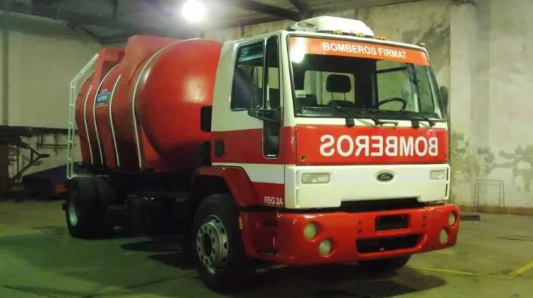 Bomberos Voluntarios de Firmat compran una nueva autobomba