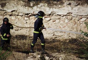 Un bombero intoxicado por humo en la extinción de un incendio