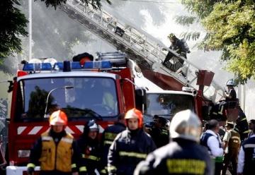 Dos bomberos lesionados deja incendio en Puerto Montt