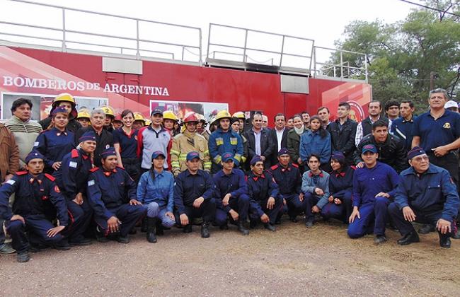 Bomberos Voluntarios del Chaco se capacitaron en Incendios Estructurales