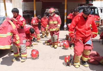 Bomberos requieren nuevos equipos con urgencia