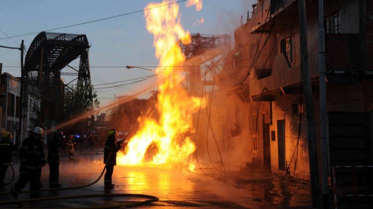 Alarma por escape de gas e incendio en Avellaneda