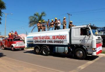 Bomberos Voluntarios reciben camión cisterna