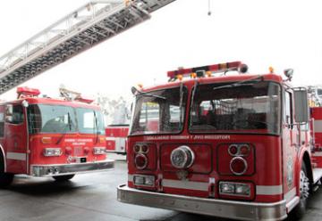 La ciudad de Portland, dona dos vehículos a los bomberos