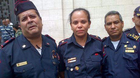Bomberos universitarios denuncian que proyecto de ley los degrada