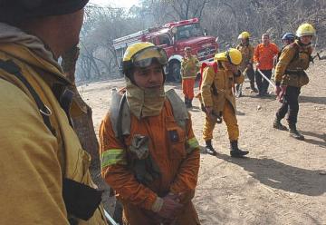 Una cosa son los bomberos y otra las personas que nunca agarraron una manguera