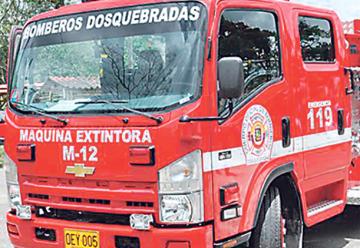 Bomberos estrena máquina extintora