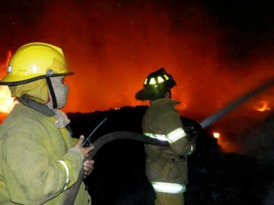 Bomberos trabajan con equipos obsoletos en Uruapan