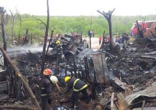 Cinco bomberos lesionados en un incendio en Sapere
