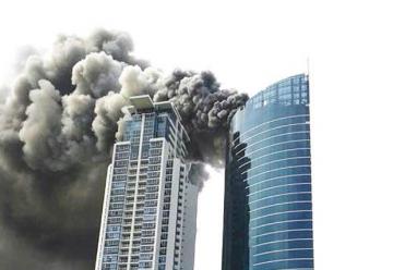 Fuego en rascacielos en construcción en Panamá