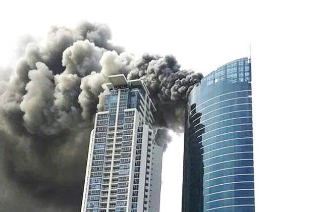 Fuego en rascacielos en construcción en Panamá