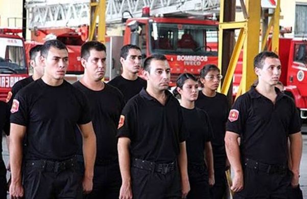 Se adjudicó la compra de 250 trajes para bomberos zapadores