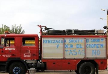 Las pintadas en los camiones de bomberos van dirigidas al alcalde, y al concejal