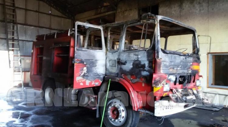 Pirómano quema carro de Bomberos de Curacautín