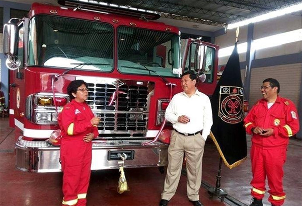 Compañía de Bomberos Nº 80 «Santiago Távara Renovales » presentó su moderna unidad