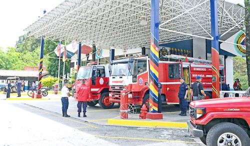 Amotinado personal de los Bomberos por pago chucuto de aguinaldos