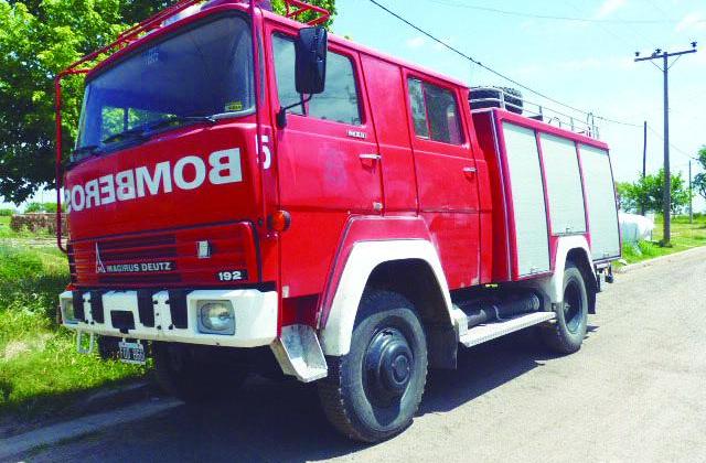 La Comuna de Ramona compro autobomba para su futuro cuerpo de Bomberos