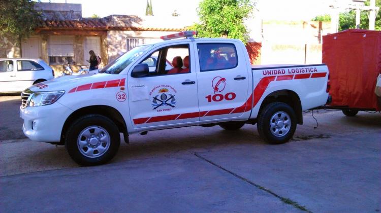 Bomberos de San pedro presentó una nueva camioneta y herramientas de rescate
