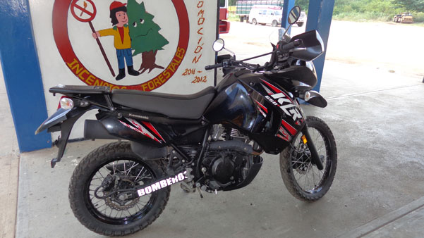 Bomberos de Machiques reciben una moto Klr 650