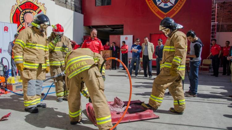 Bomberos se fortalecen con modernos equipos de rescate