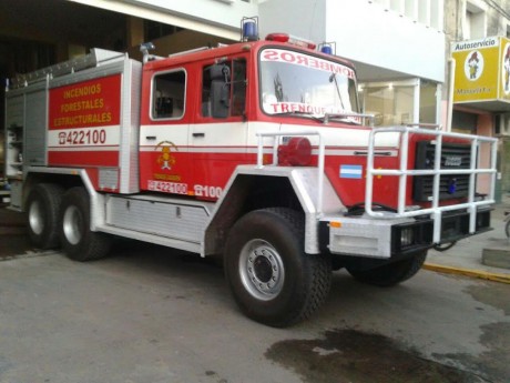 Bomberos Voluntarios de Trenque Lauquen recibieron una unidad 6×6 para incendios forestales.