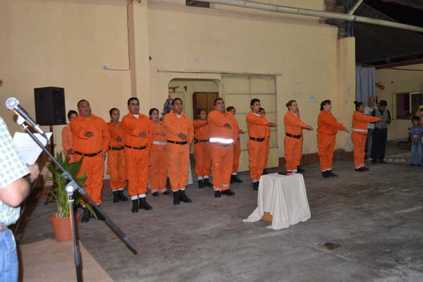 Emotivo acto de egreso de los Bomberos Voluntarios bandeños