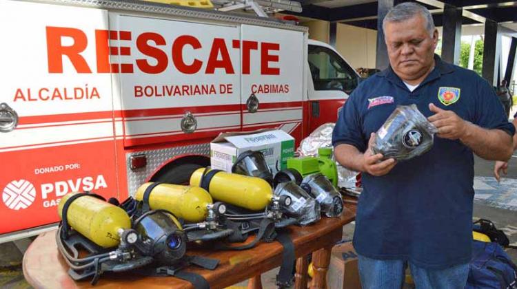 Entregan equipos al Cuerpo de Bomberos de Cabimas