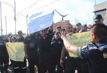 Bomberos de Cabimas protestaron exigiendo «respeto para su profesión»