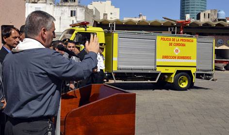 Bomberos de la Policia recibió una autobomba.